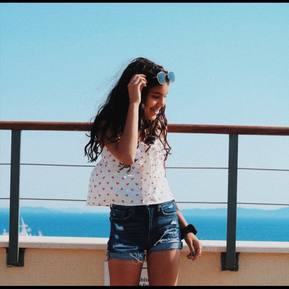 Meet your Posher, Riya